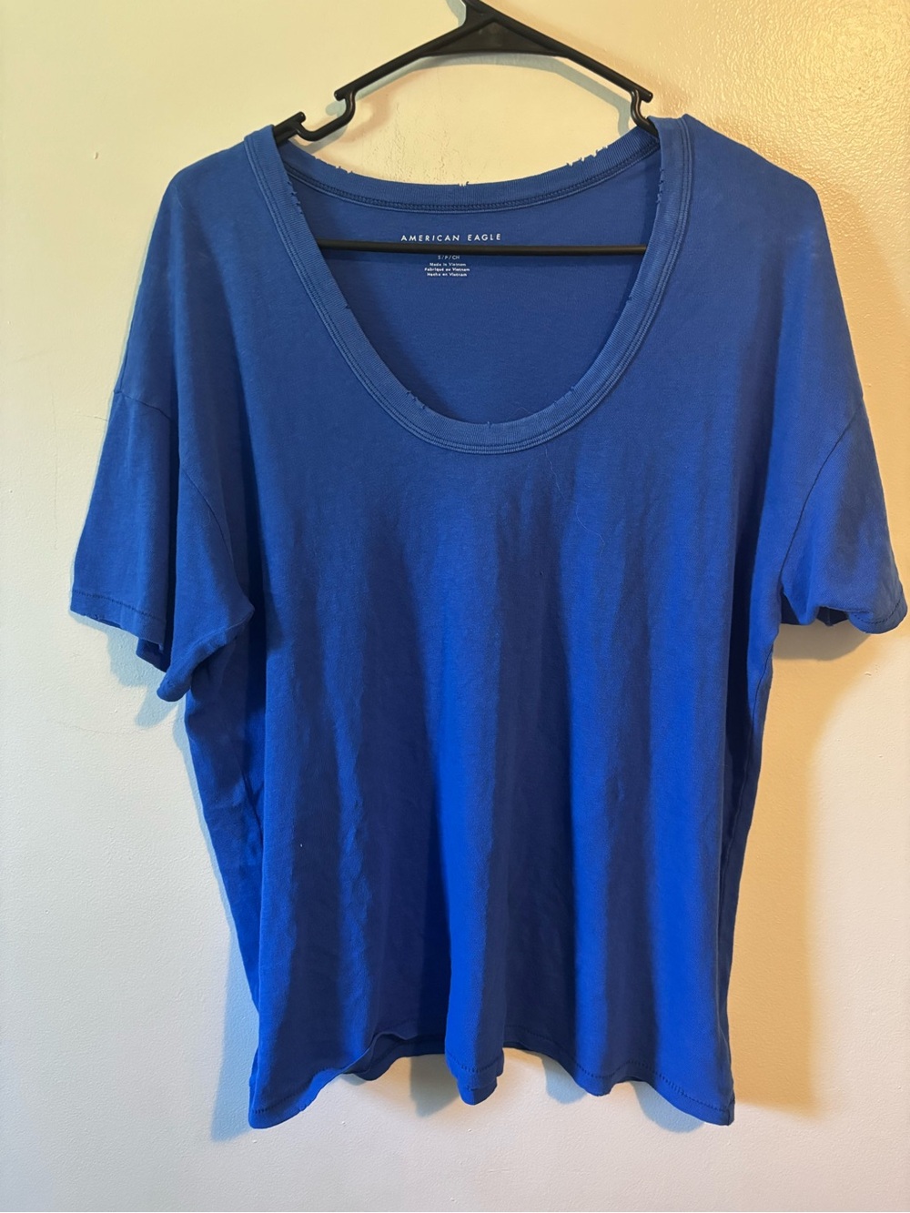 American Eagle Outfitters Women's Blue Scoop Neck T-Shirt